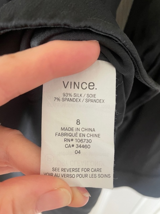 Vince Women’s Black Silk Blend Long Sleeve V-neck Blouse Size 8 - Picture 3 of 5